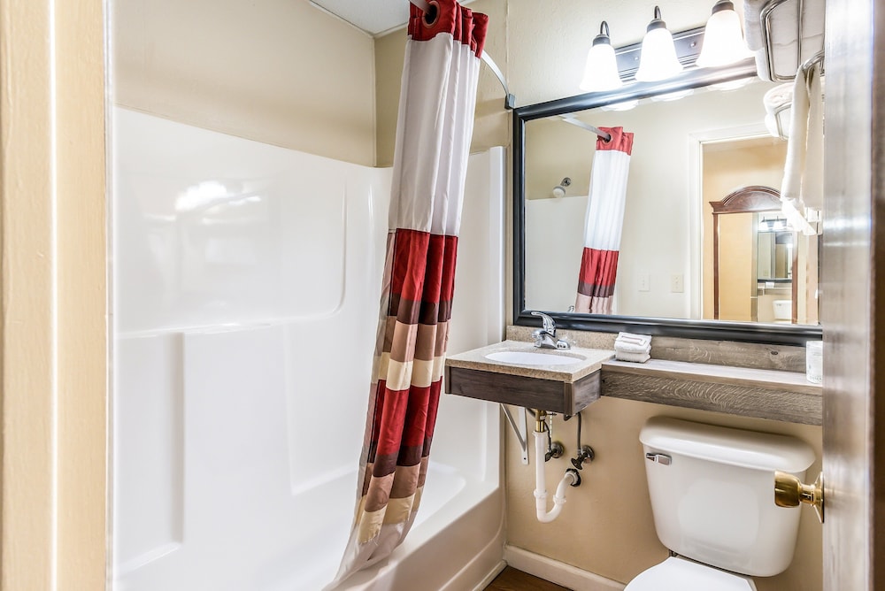 Red Roof Inn & Suites Wapakoneta - photo 25