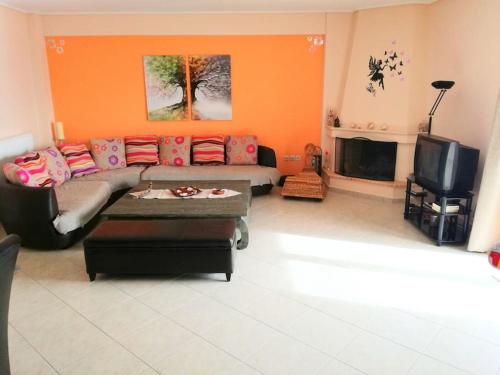 Angela's Home — 4-Star Luxury Hotel in Spata, Greece