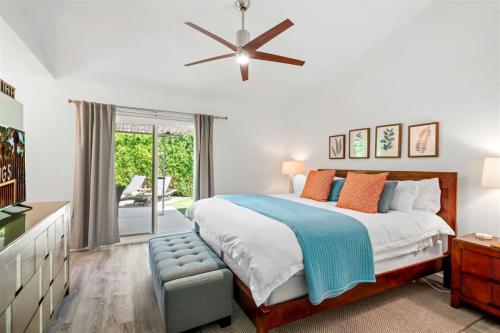 The Blue Door Bungalow Your Private Palm Springs Home — 4-Star Luxury Hotel in Palm Springs, United States