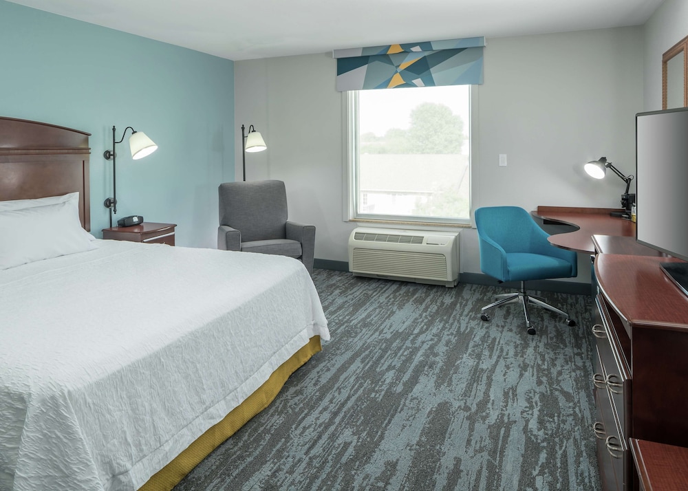 Hampton Inn & Suites Rochester North - photo 17