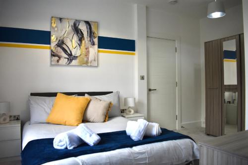 Lux 2 Bed Apt Central Location Balcony & Parking