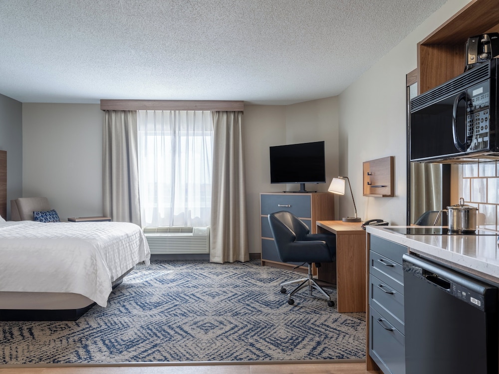 Candlewood Suites Rockford by IHG - photo 9