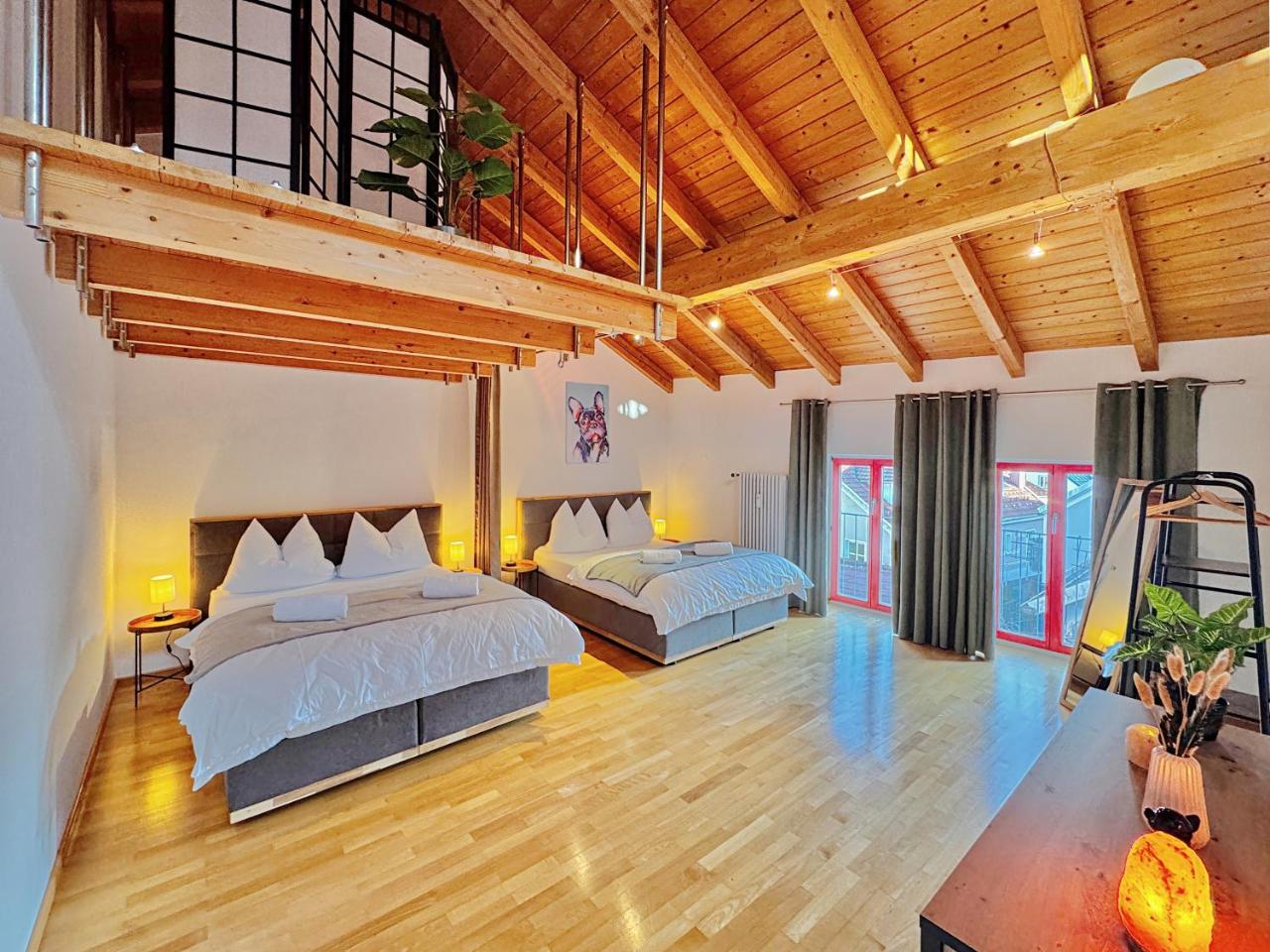 'Goldpath' Loft Exclusiv Sauna Xxl Central Tiefgarage Cozy — 4-Star Luxury Hotel in Waldkirchen, Germany
