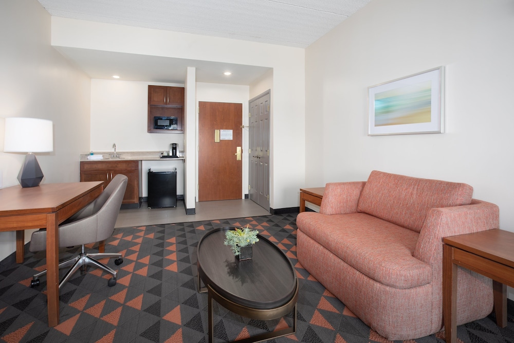 Holiday Inn & Suites Goodyear West Phoenix Area by IHG - photo 20