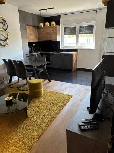 City East Apartment Zagreb with private parking — 4-Star Luxury Hotel in Zagreb, Croatia