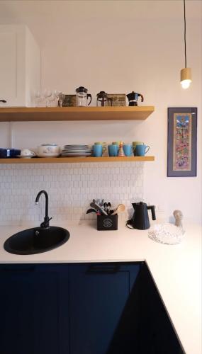 Super Stylish 1BR Apartment Near Fabrica