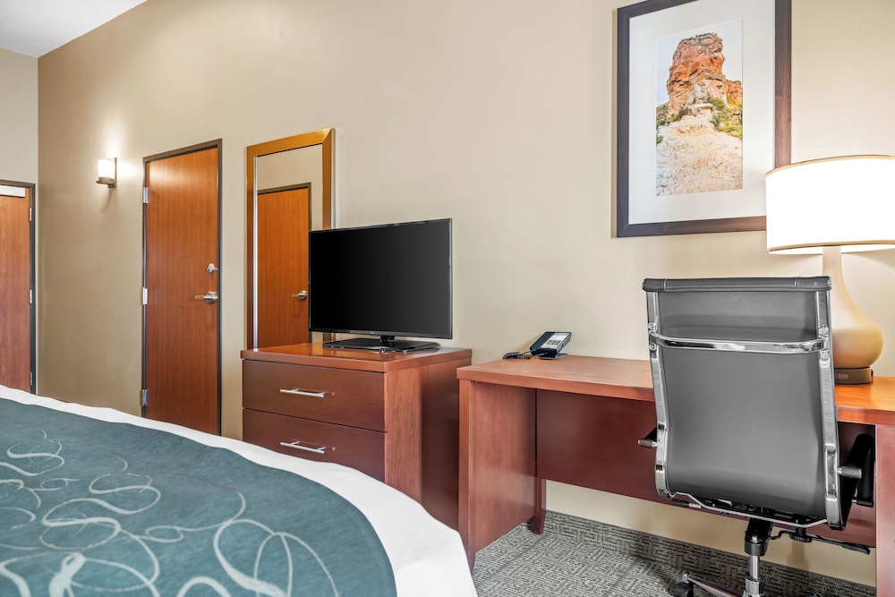 Heartland Inn and Suites - photo 16