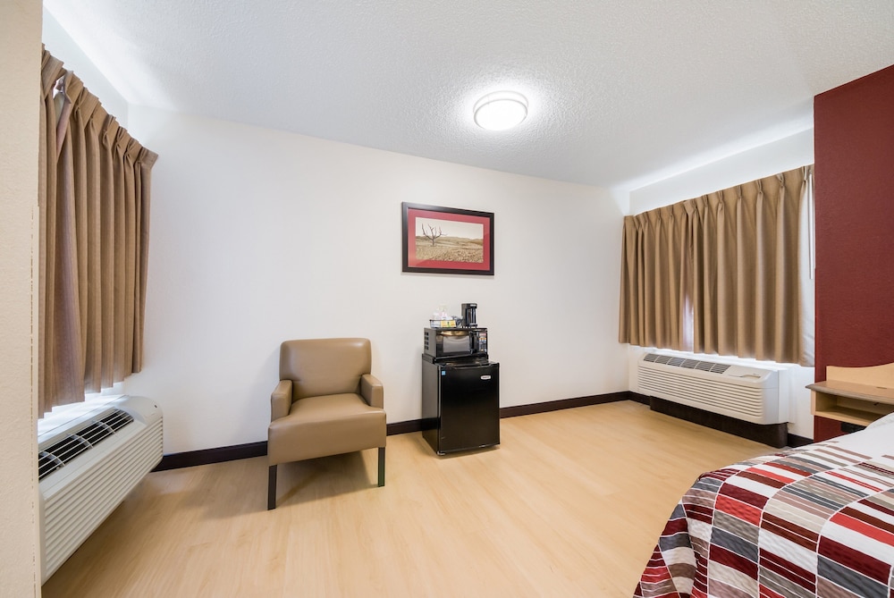 Red Roof Inn Laredo - photo 23