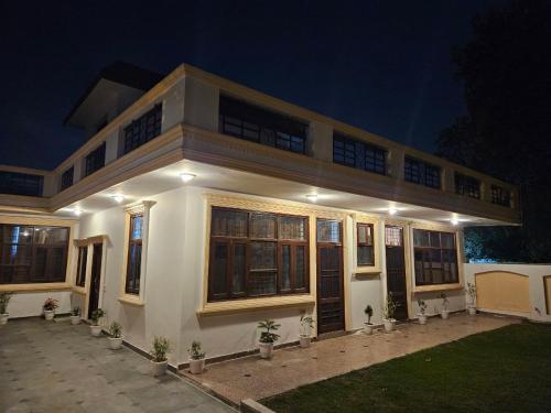 Raj Residency Inn in Gurgaon, India
