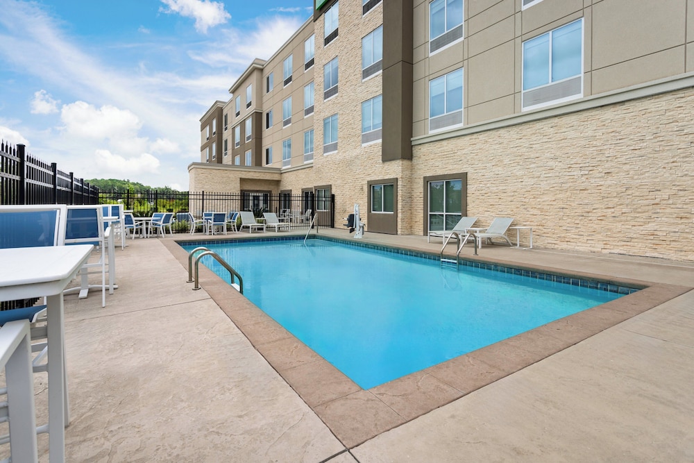Holiday Inn Hotel & Suites Savannah Airport Pooler - photo 45