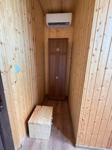 HOTEL Wine Cellar & Fitness Khoni City
