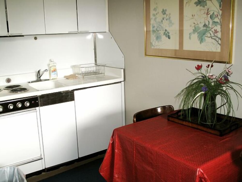 Hudson Manor Inn - photo 14