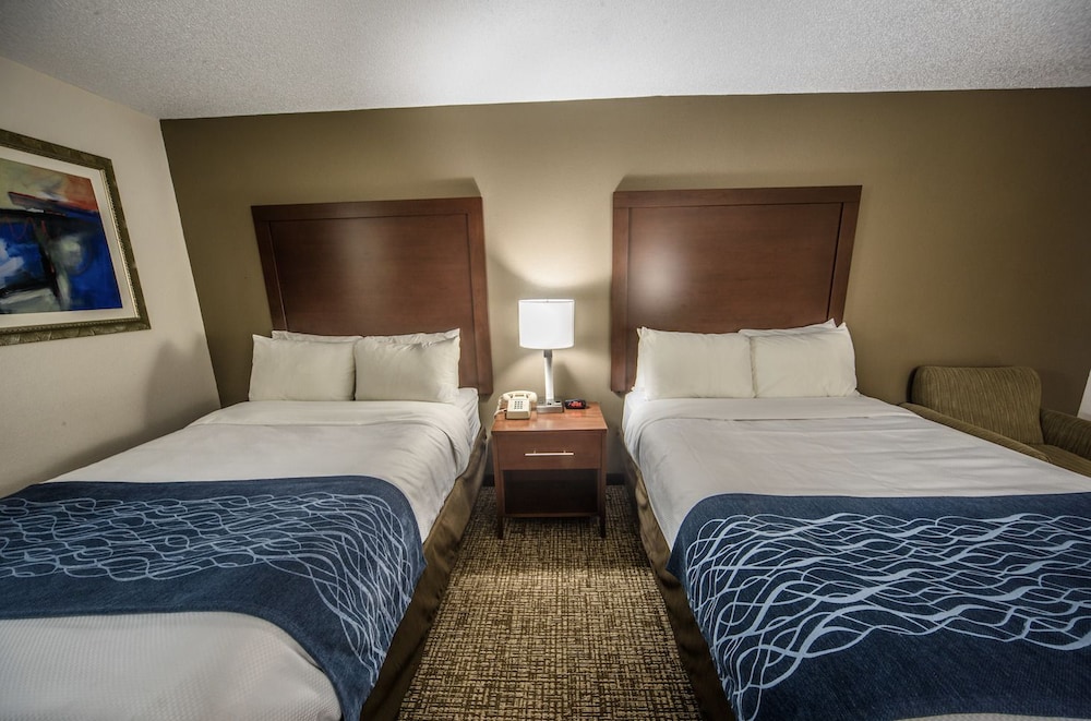 Richland Inn Lawrenceburg - photo 18