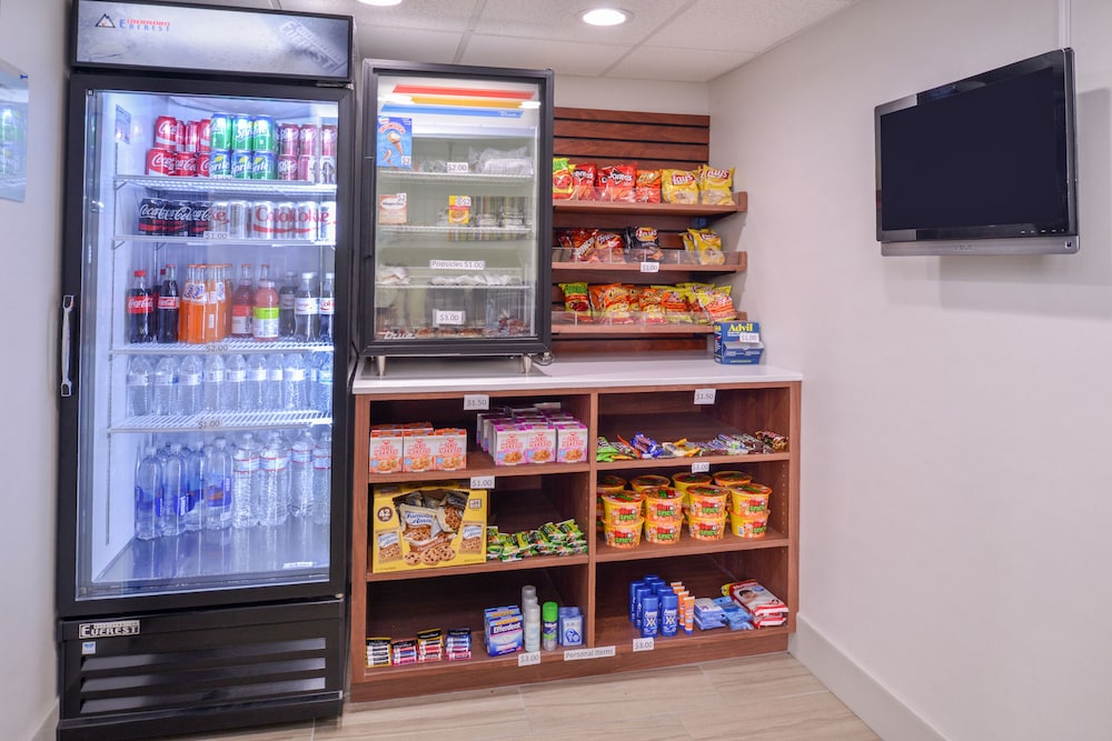 Holiday Inn Express Palm Desert by IHG - photo 29