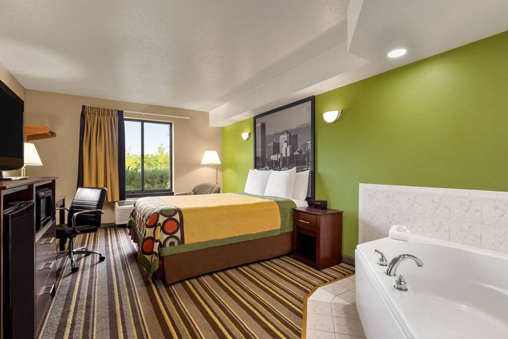 Super 8 by Wyndham Germantown Milwaukee - photo 28
