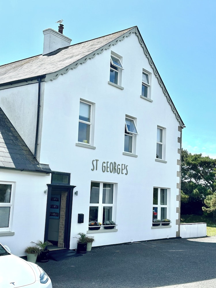 St George's Hotel — hotel in Perranporth