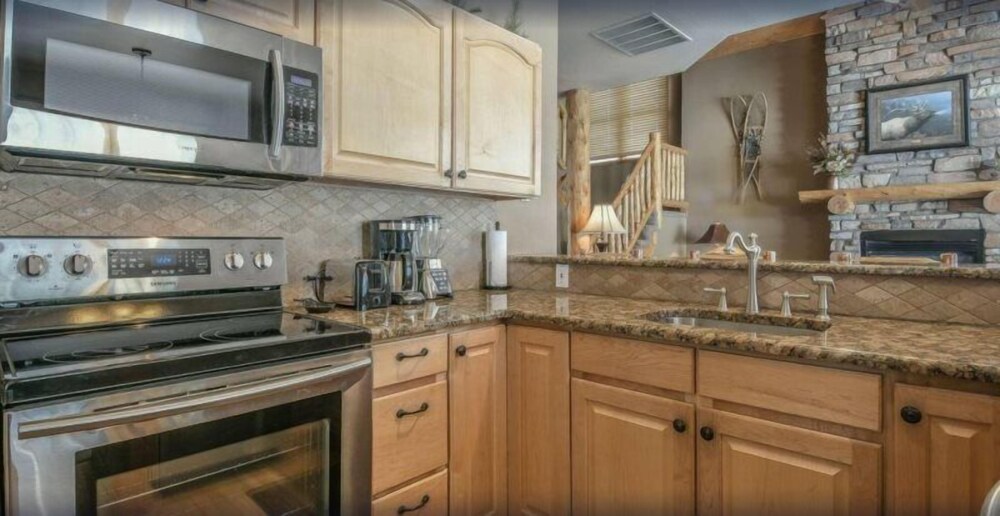 Family friendly 3 Bedroom Vacation Rental in West Keystone Resort Along the Snake River With Pool and Hot Tub - photo 5