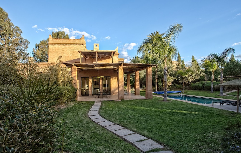 Villa De Luxe Domaine Des Kasbah — 4-Star Luxury Hotel in Marrakesh, Morocco