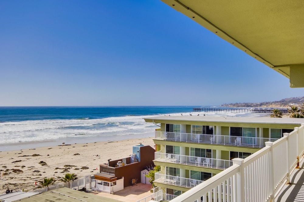 Surfer Beach Hotel - photo 49