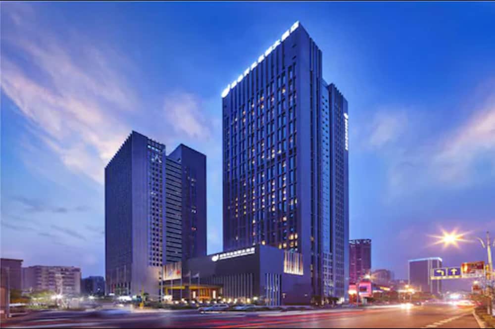 Grand New Century Hotel Hangzhou Sumtime - carbon neutral hotel in Hangzhou