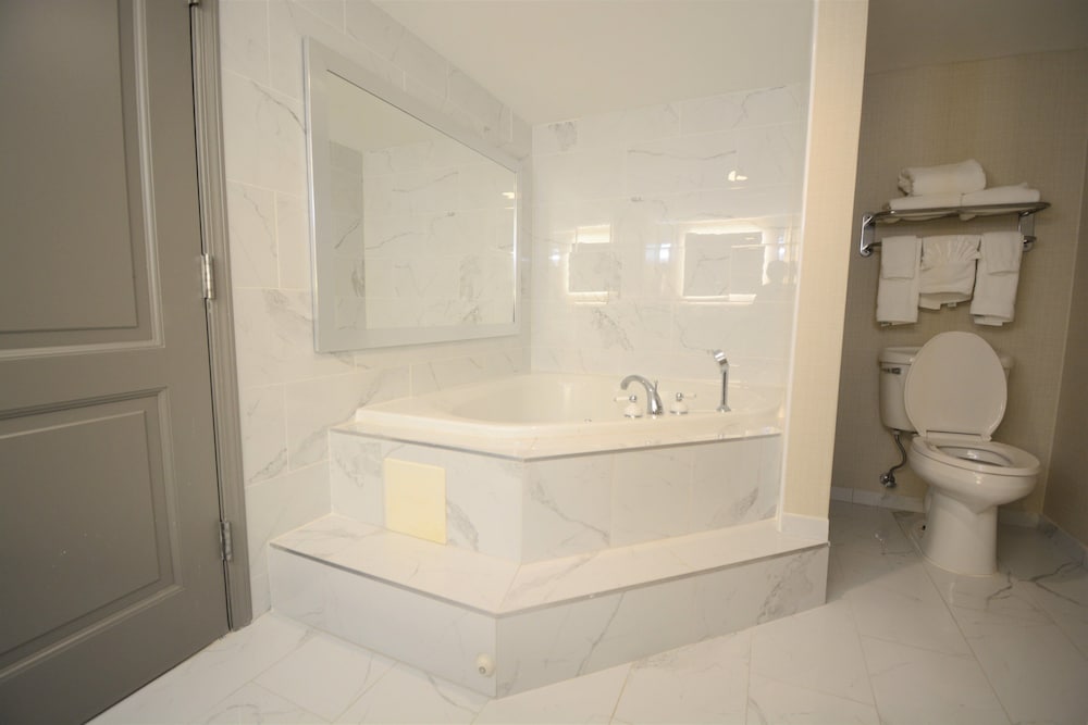 Holiday Inn Hazlet by IHG - photo 22