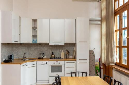 Central Tbilisi Bright 1BR Gem By Wehost