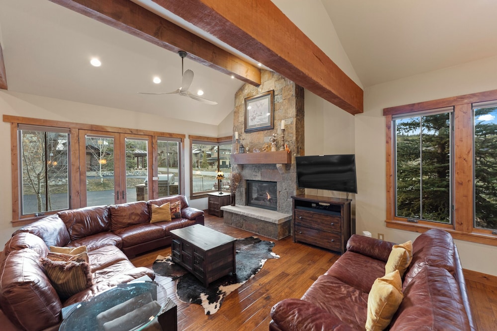 312 Shores Lane by Summit County Mountain Retreats in Breckenridge, United States
