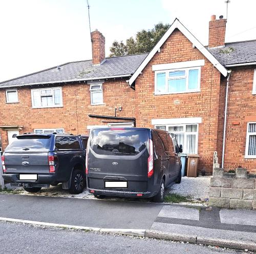 Bassett Hse 3 bdr Free Onsite Parking Supper Fast Wifi 4 beds - last minute hotel in Birmingham