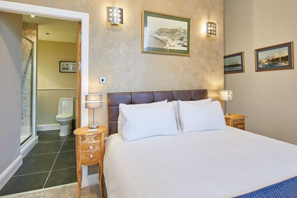 Host Stay Three Bays
