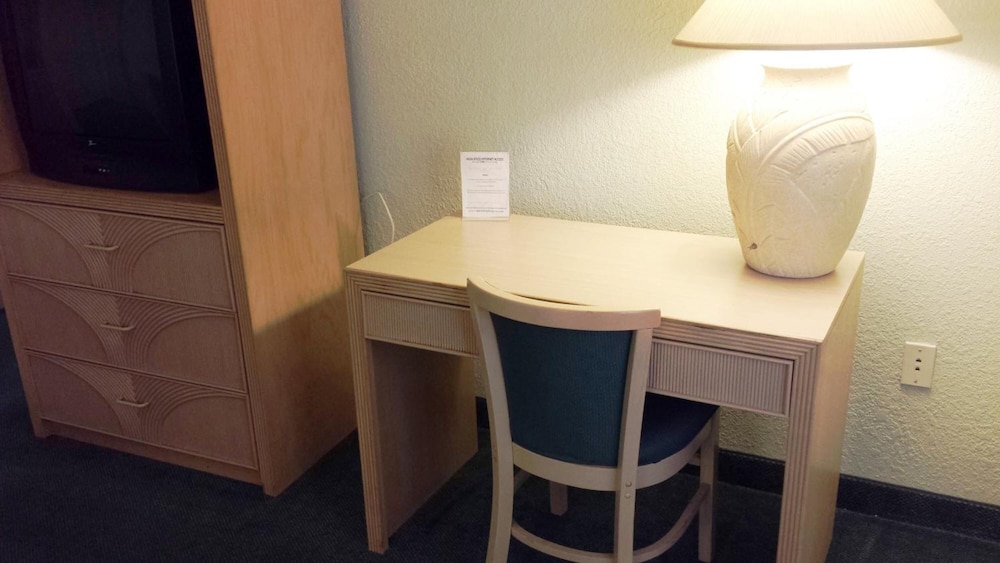 Cocoa Beach Suites - photo 12
