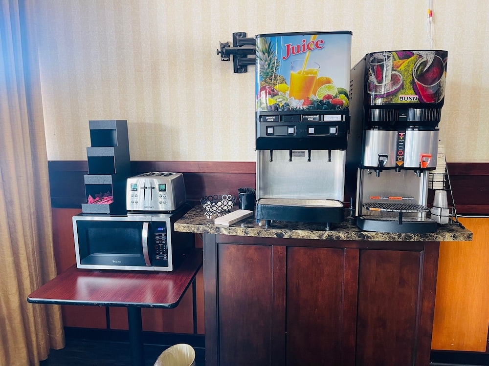 Mystic River Hotel & Suites Near Casinos - photo 34