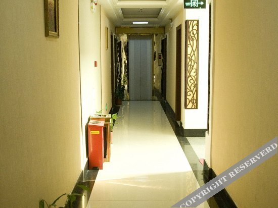 Junshun Business Hotel — Huanggang