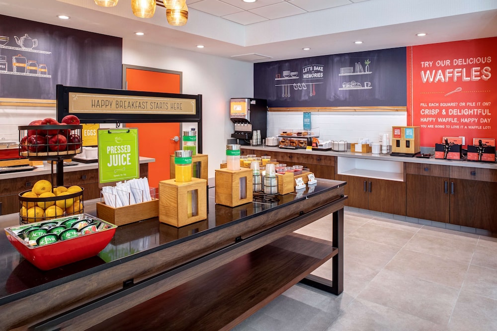 Hampton Inn & Suites Indio - photo 26