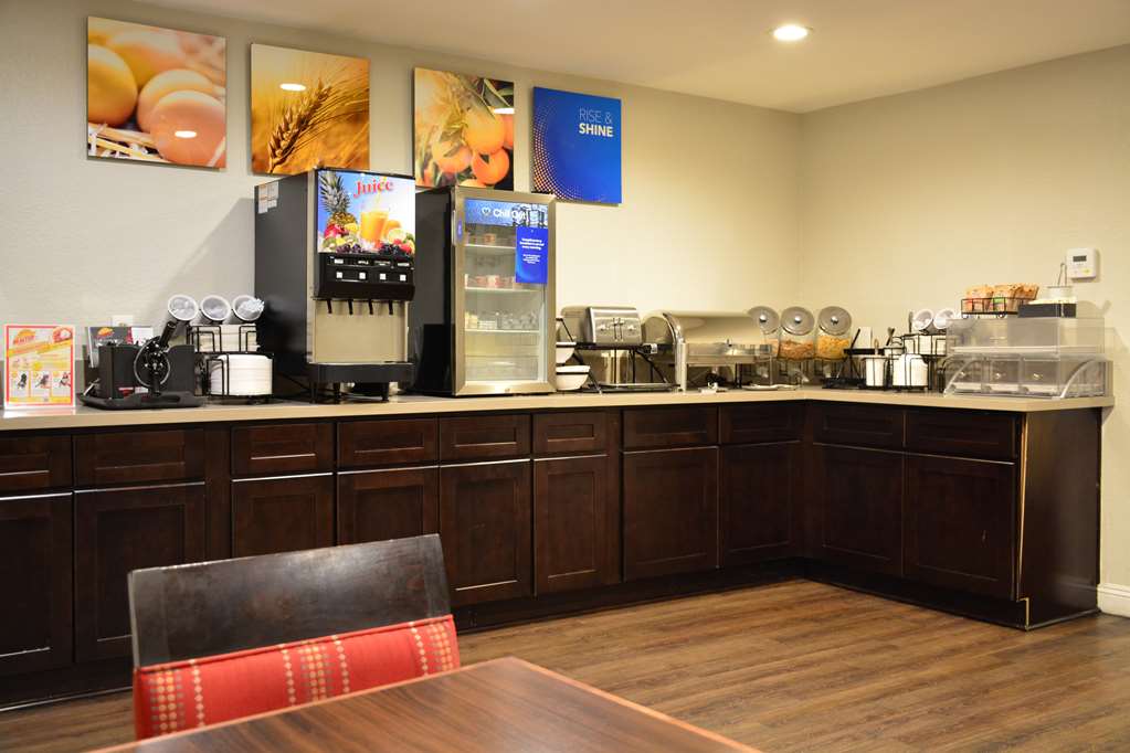 Comfort Inn & Suites Moreno Valley near March Air Reserve Base - photo 43