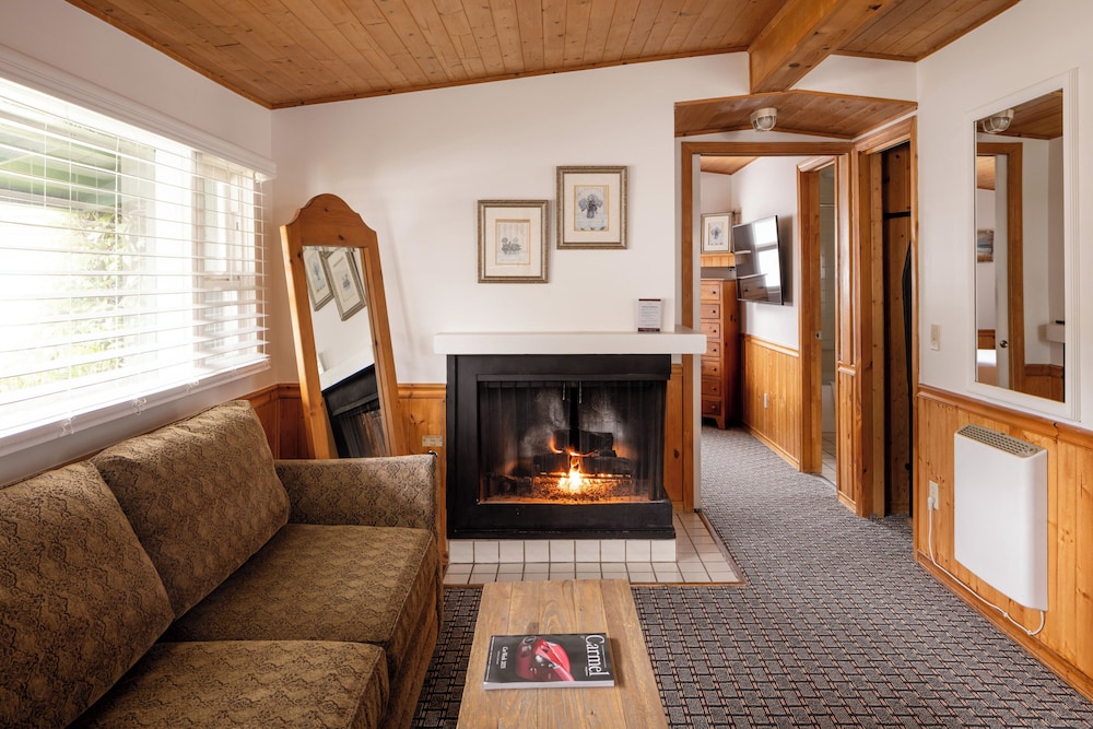 Carmel Fireplace Inn - photo 28