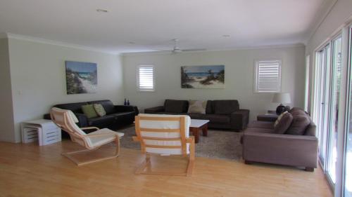 77 Roderick St Moffat Beach QLD — Caloundra — photo 3
