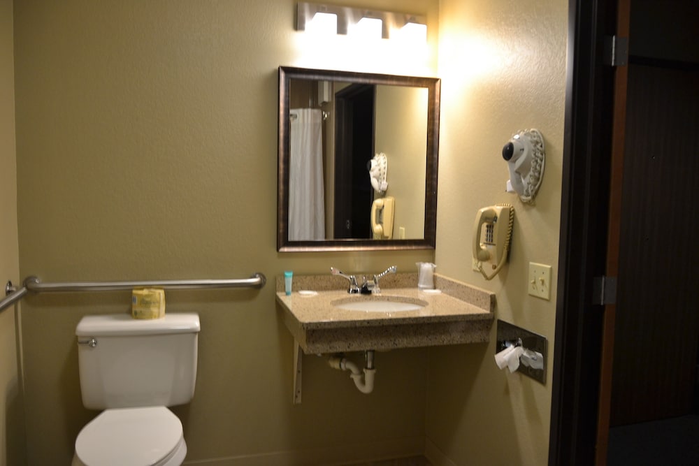Carrington Inn & Suites - photo 21