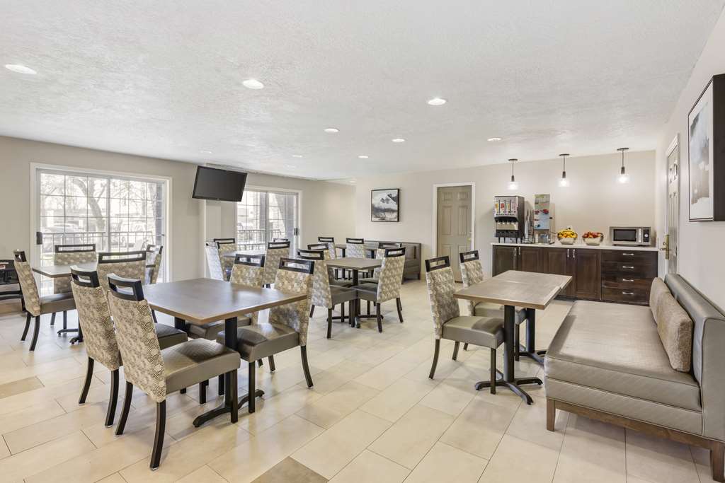 Best Western Plus Grand Manor Inn - photo 6