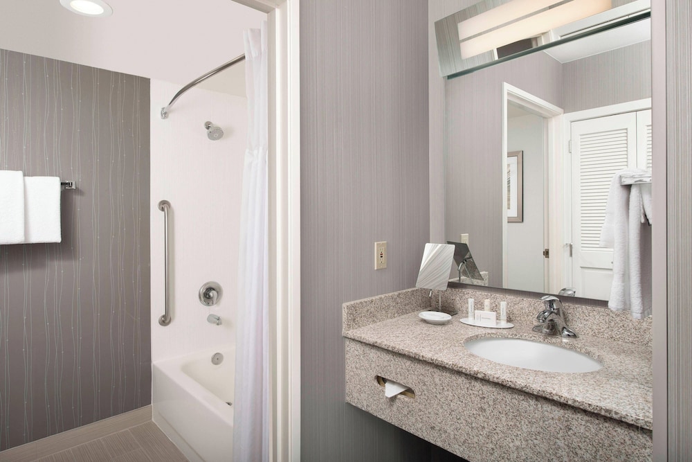Courtyard By Marriott Portland Hillsboro - photo 13