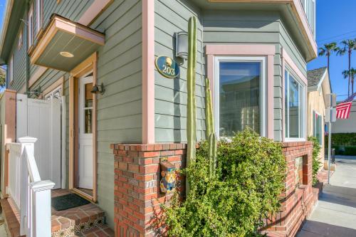 203D 203 Descanso Ave. in Avalon, United States