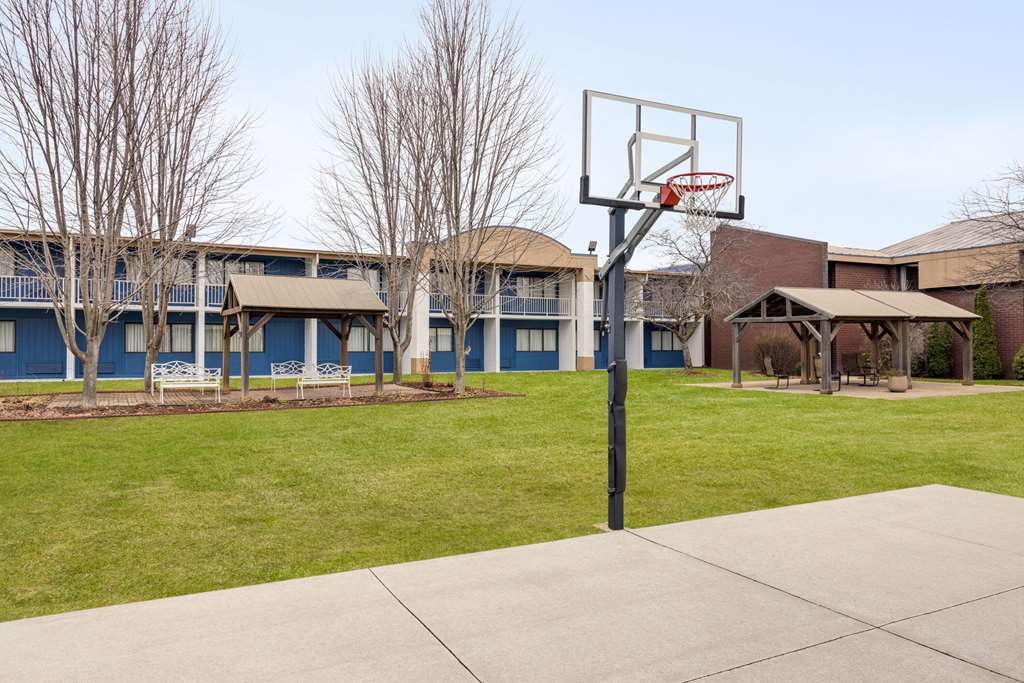 AmericInn by Wyndham Grand Rapids Airport North - photo 33