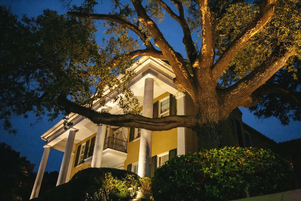 Anchuca Historic Mansion & Inn - photo 122