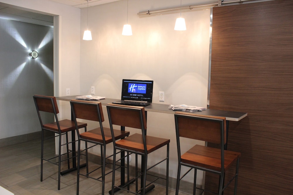Holiday Inn Express Wilmington by IHG - photo 58