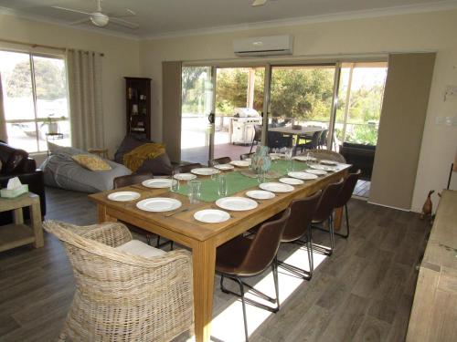 Royston Retreat — Brentwood — photo 4