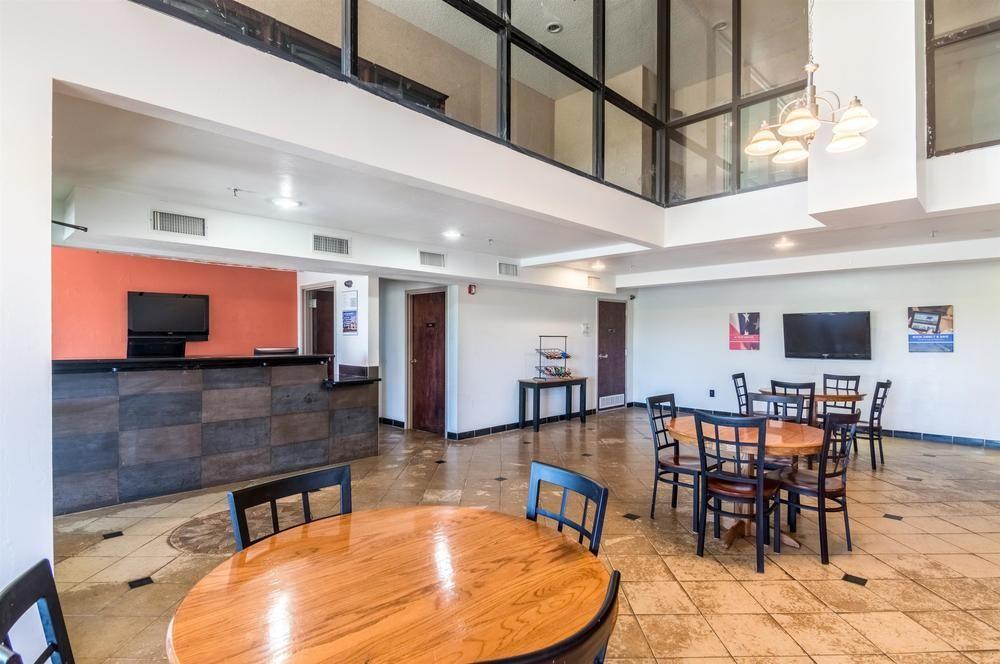 Premier Inn & Suites - photo 19