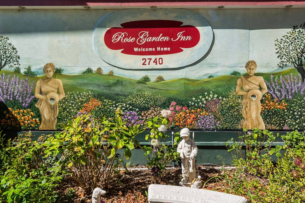 Rose Garden Inn - photo 29