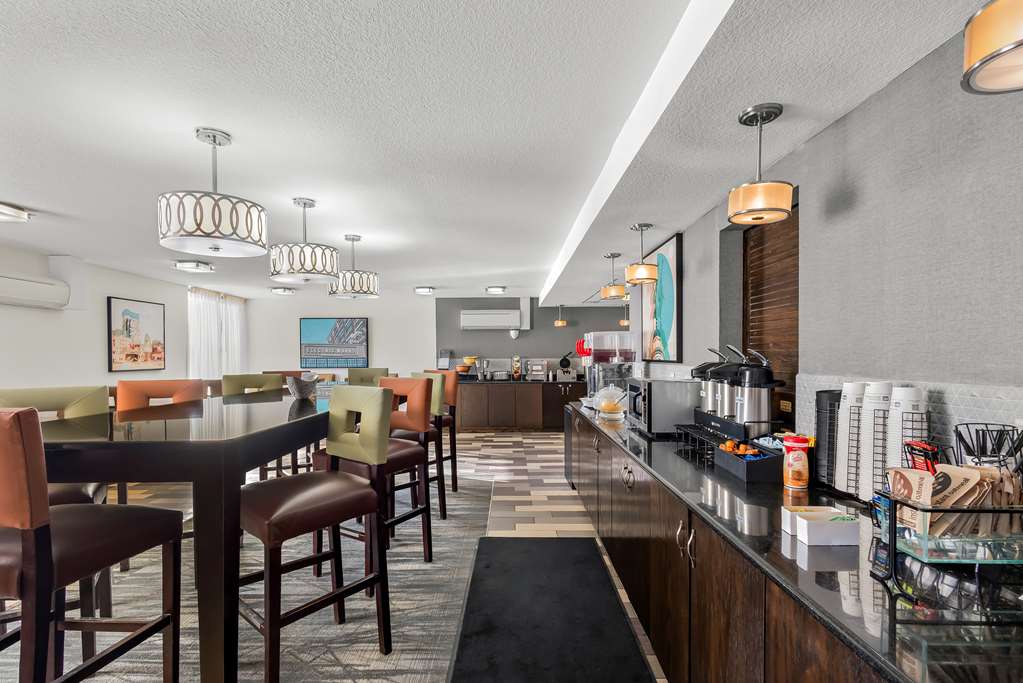 Best Western Luxbury Inn Fort Wayne - photo 46