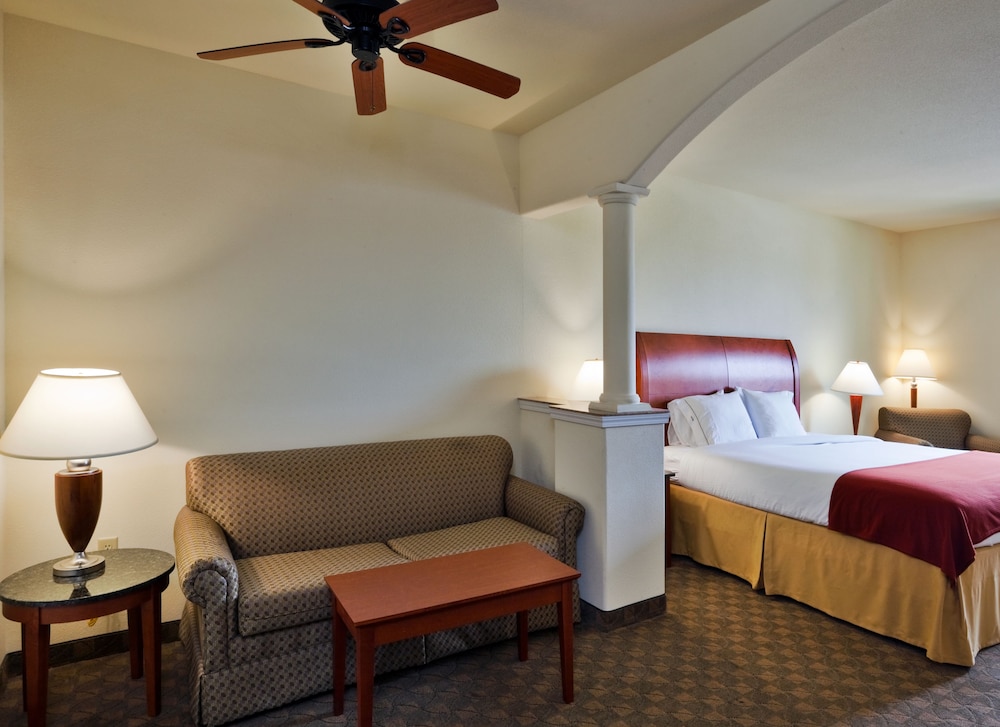 Holiday Inn Express Hotel & Suites Fairfield North by IHG - photo 3
