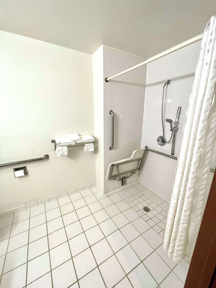 SureStay by Best Western Prince Frederick - photo 10