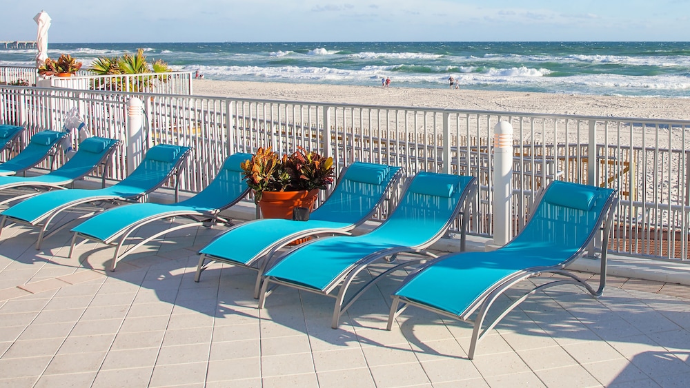 Holiday Inn Express & Suites Panama City Beach Beachfront by IHG - photo 110